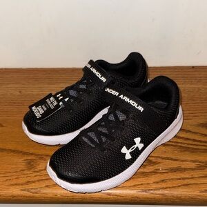 Under Armour Kids Black and‎ White Sneakers size 12K.  NWT